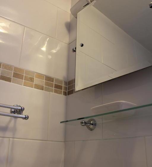 پانسیون The Ashley