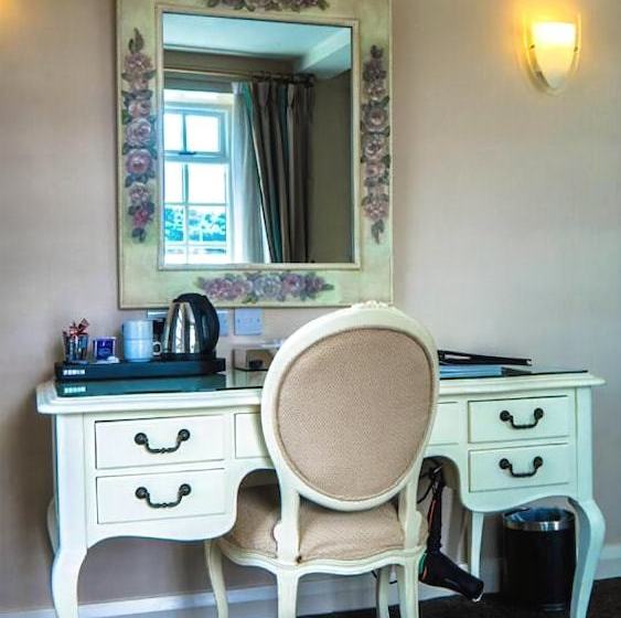 펜션 The Lough & Quay Guest Accommodation