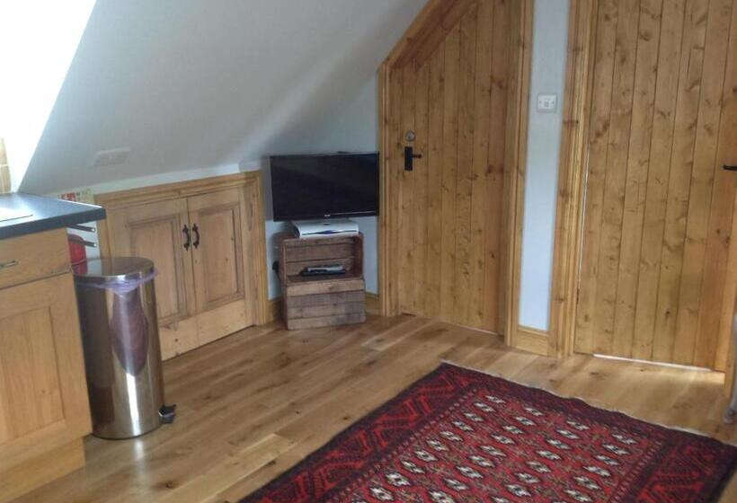 بنسيون Woodland Guesthouse
