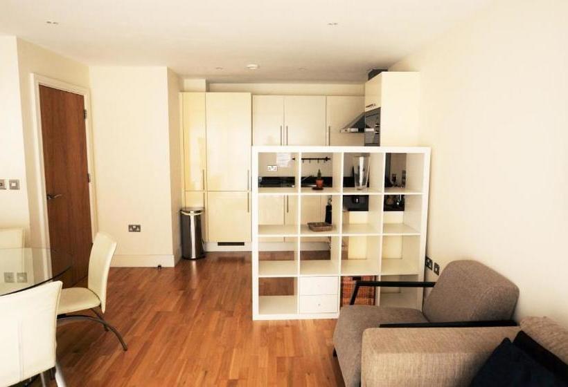 Zen Apartments  Excel & O2 Arena