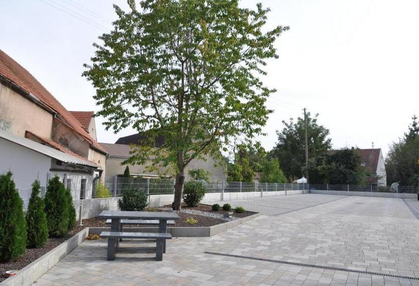 Общежитие Goldener Schlüssel Mit Gästehaus Sina