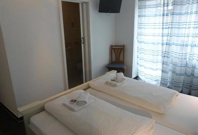 ペンション Winzergasthof Zum Kellerstübchen