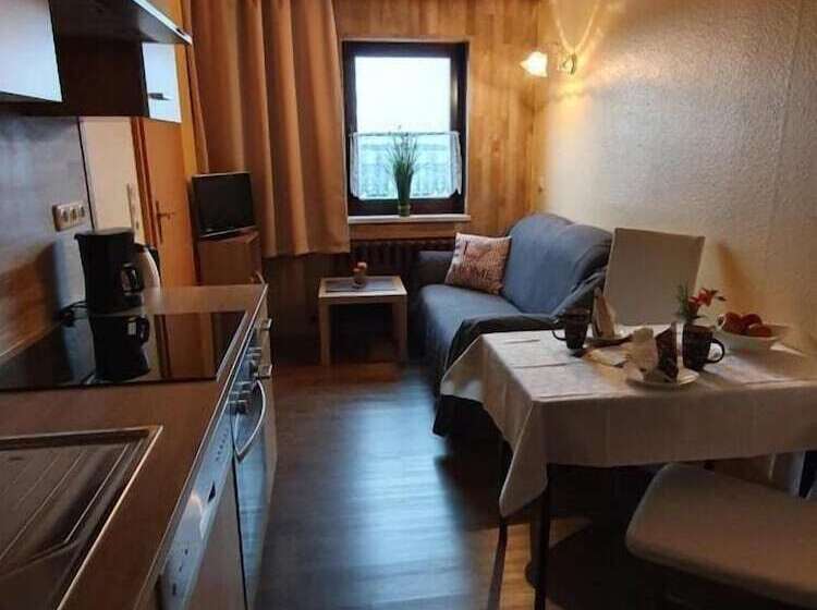 ペンション Gastehaus Hutweide