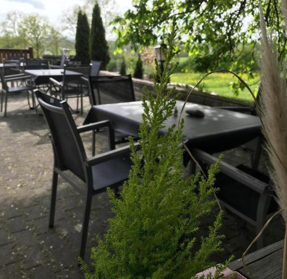 ユースホステル Landgasthof Felsenkeller