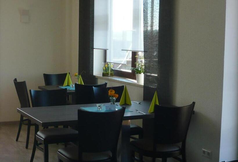 ユースホステル Landgasthof Felsenkeller