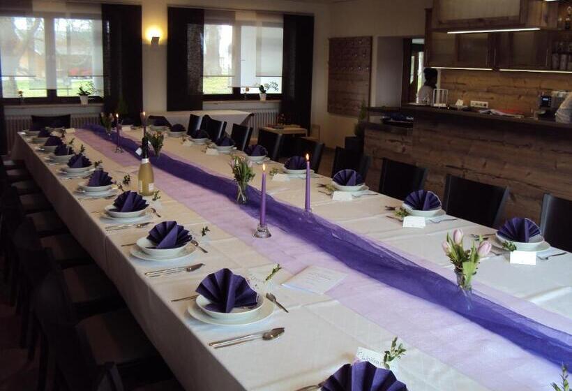 ユースホステル Landgasthof Felsenkeller