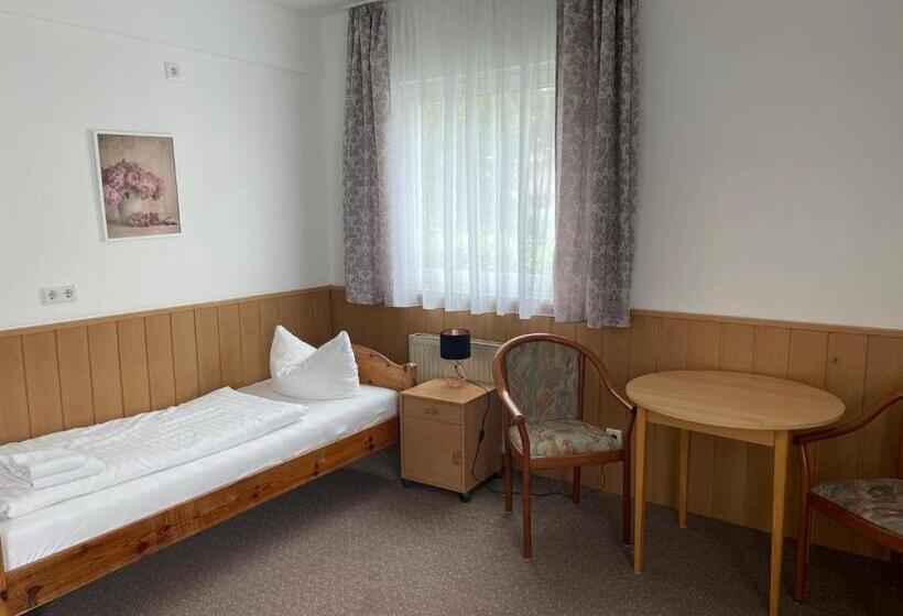 هاستل Restaurant Mirena