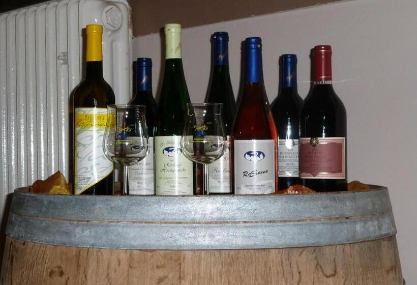 ペンション Wein  Und Gästehaus St. Aldegundishof