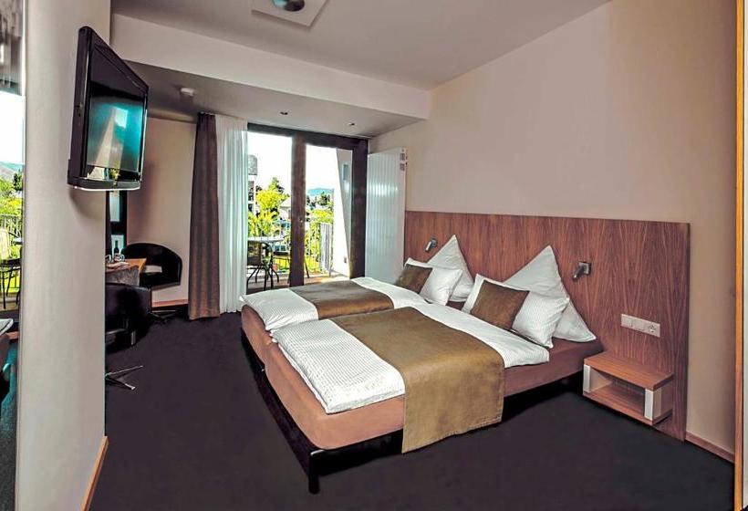 펜션 Gästehaus Und Weingut Bernd Frieden