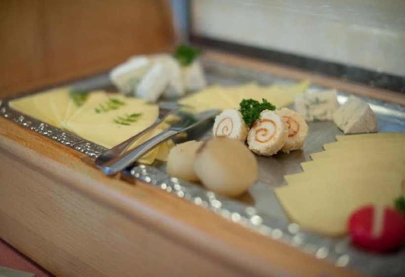 پانسیون Landgasthof Hotel Sauer