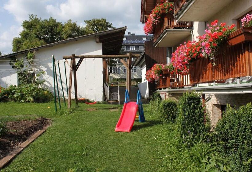 پانسیون Landgasthof Hotel Sauer