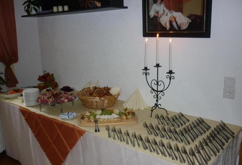 פנסיון Waldhaus Hutzelhöh