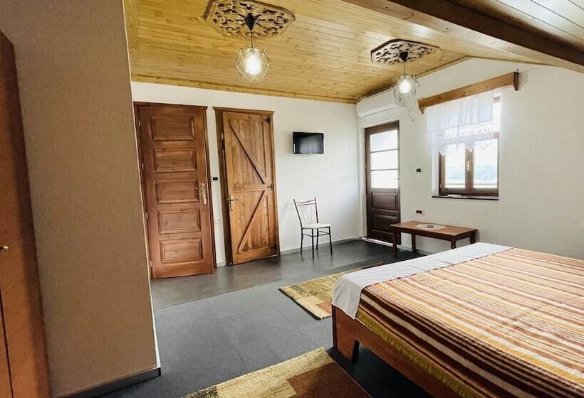 پانسیون Denis Guest House
