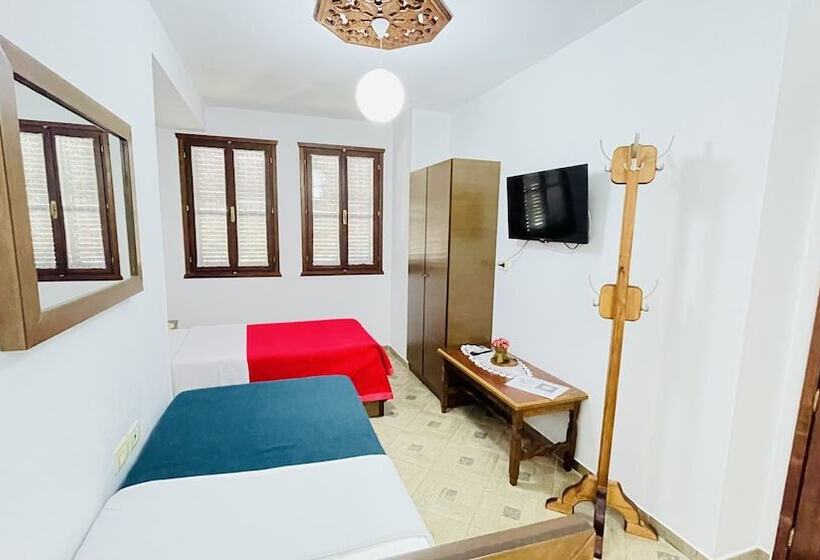 پانسیون Denis Guest House