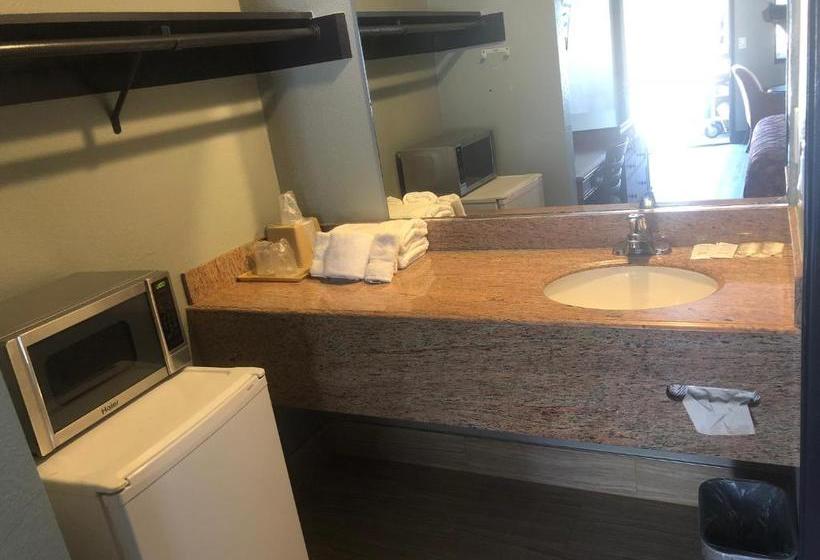 מוטל Travelers Inn