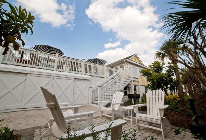 هاستل Georgianne Inn & Suites Check In 212 Butler Ave