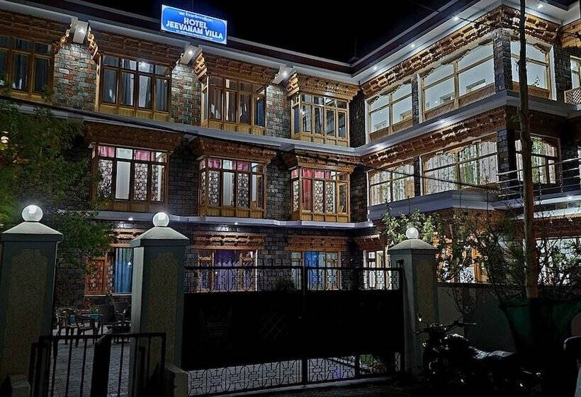 Hotel Jeevanam Villa