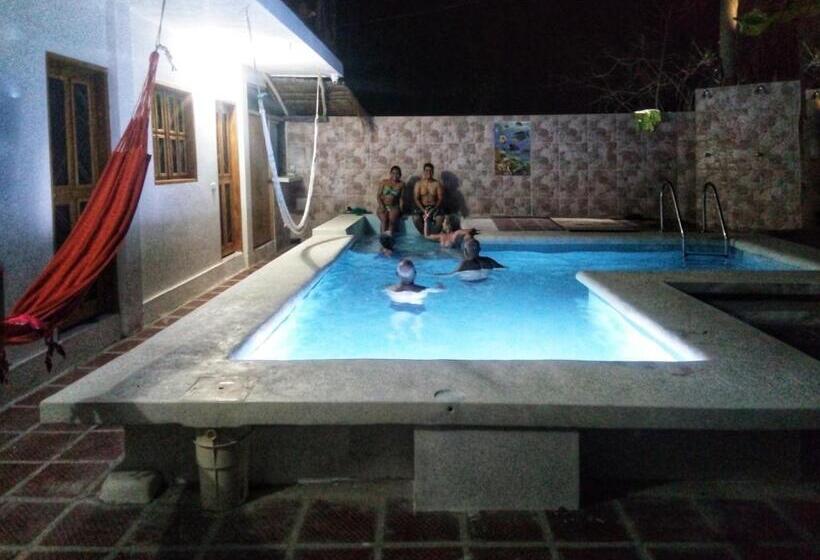 پانسیون Hostal Nibuni Palomino