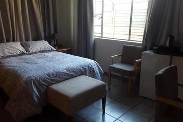 پانسیون Pretoria Inn
