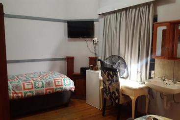 پانسیون Pretoria Inn