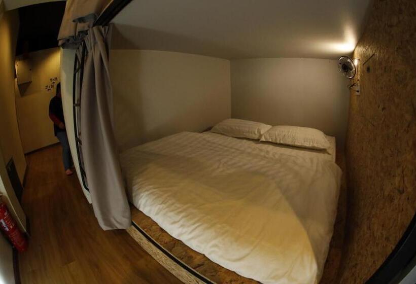 فنادق الكبسولة Sleepbox Hotel   Hostel