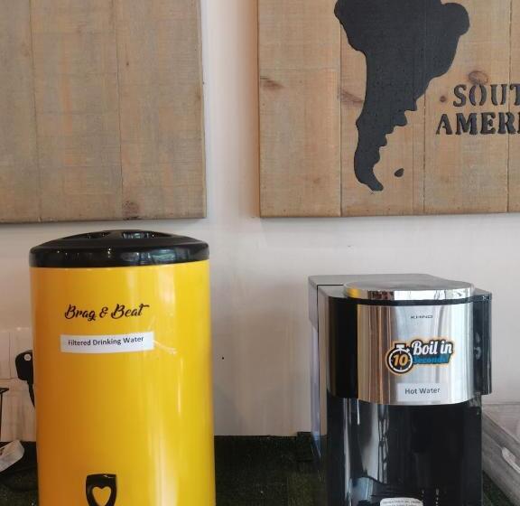 فنادق الكبسولة Sleepbox Hotel   Hostel