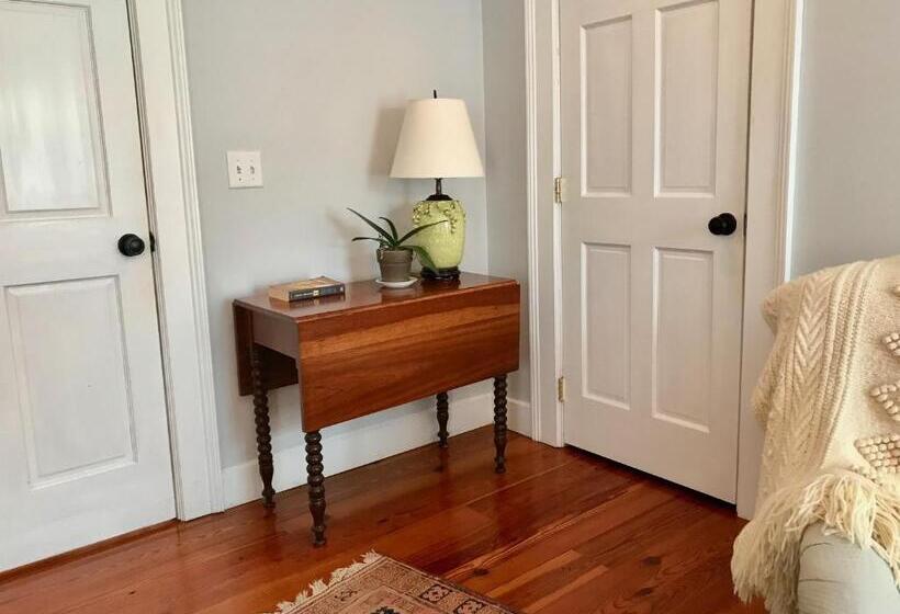 Hudson B&b