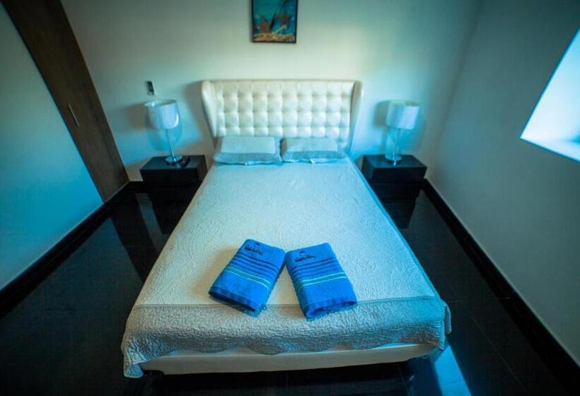 هاستل Ocean Blue Beach