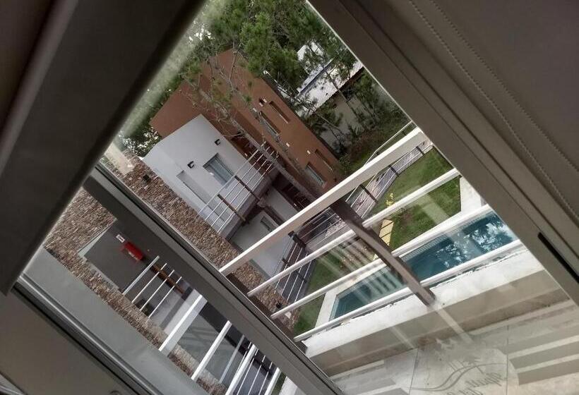 Apart Del Este