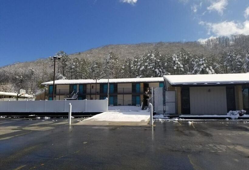 مُتل Blue Sky Inn  Veteran Owned, New Breakfast Area, Rennovated Rooms, 5 Plus Acres For You And Your Pet
