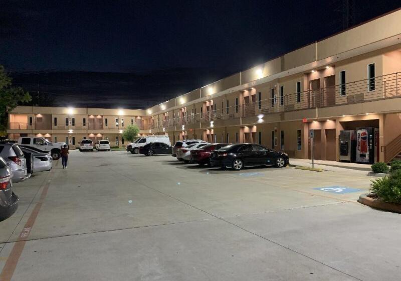 ユースホステル Crystal Inn  Sugarland