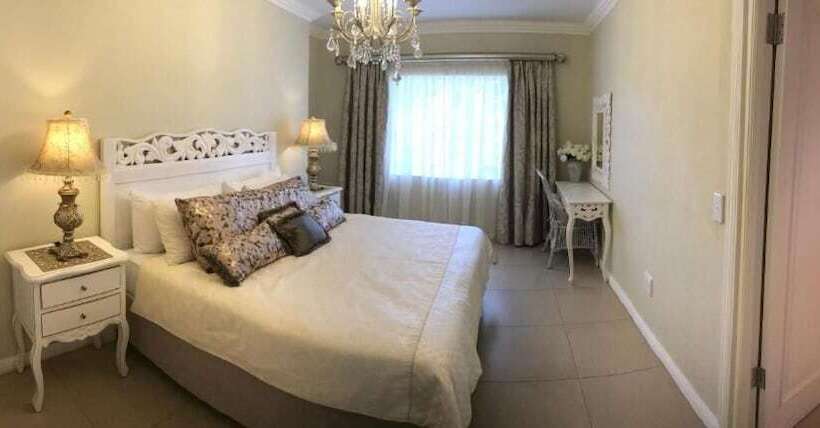 ペンション La Barune Game Lodge