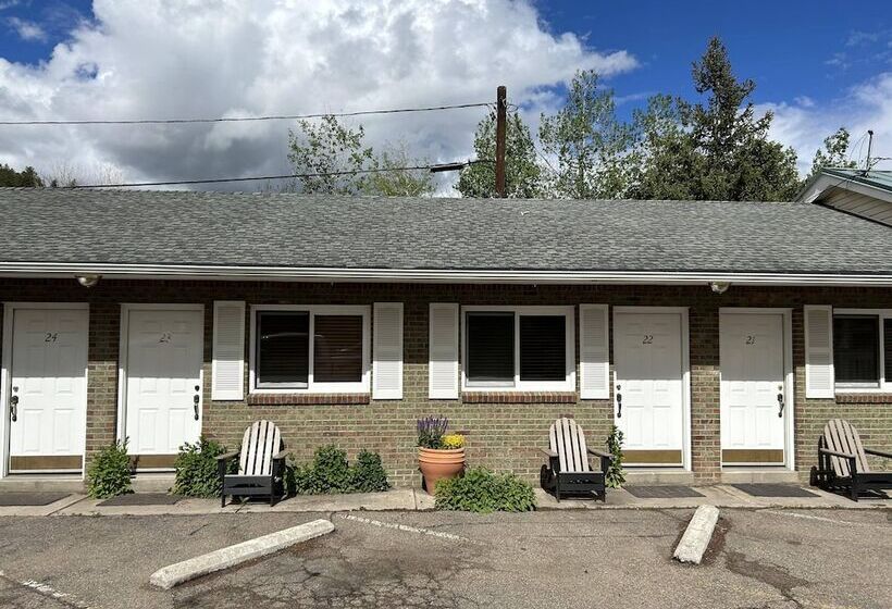 Мотель Columbine Inn
