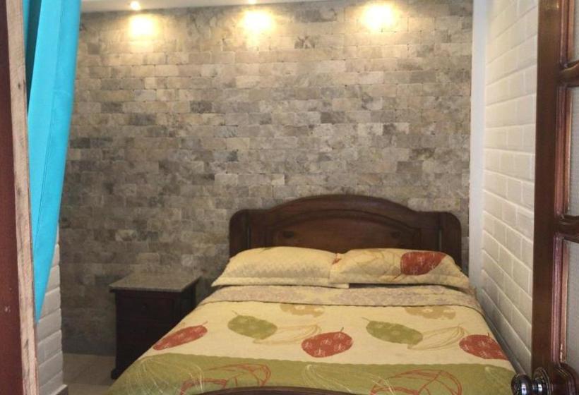 پانسیون Hostal Kamelot