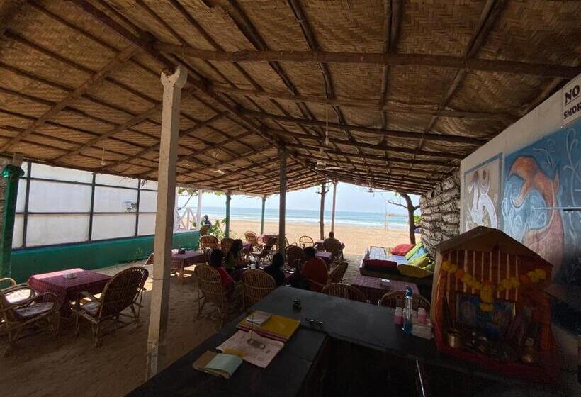 منتجع Omkar Beach Bungalow