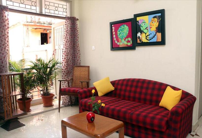 تختخواب و صبحانه Happy Planet