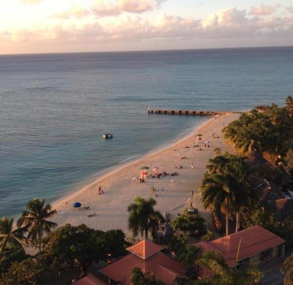 Montego Bay Club Delux Seaside Condo