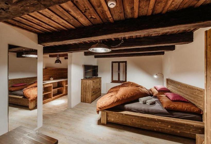 پانسیون Penzion Víno Hruška Pardubice