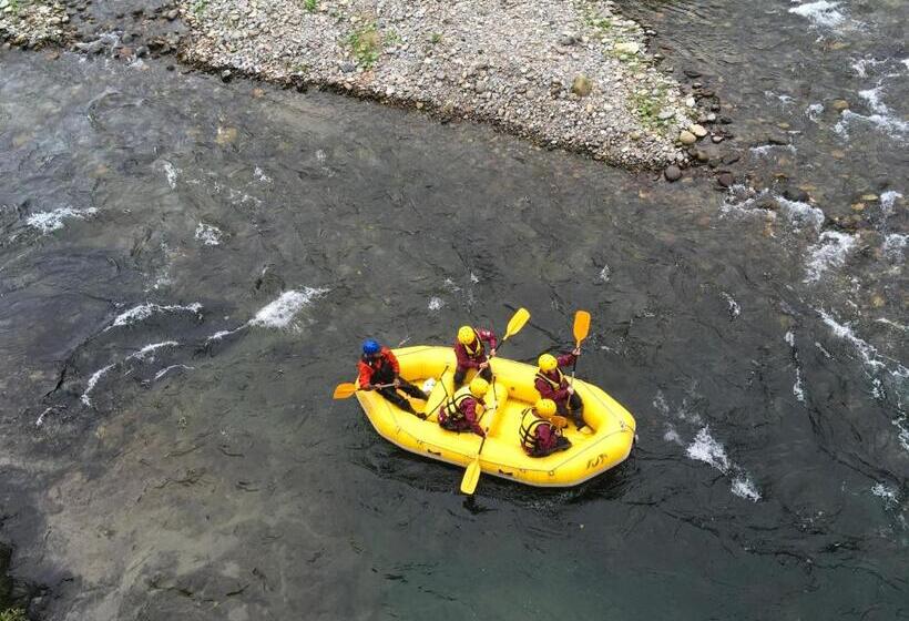 פנסיון Santari