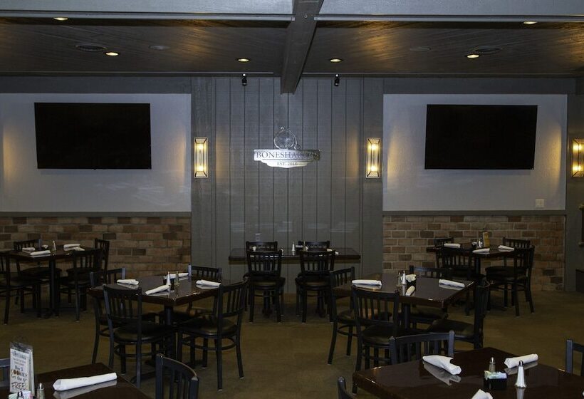 호텔 The Stables Inn & Suites
