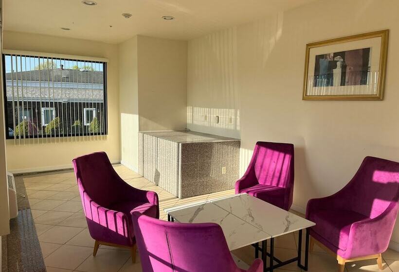 فندق على الطريق The Hamlet Inn At Warwick