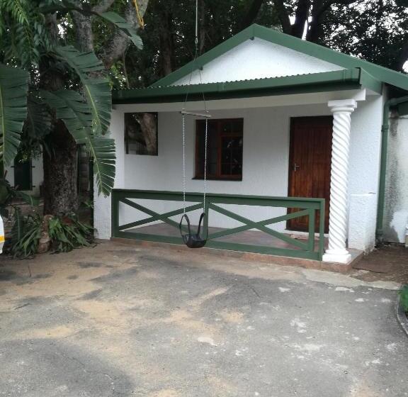 Пансион Cadle House