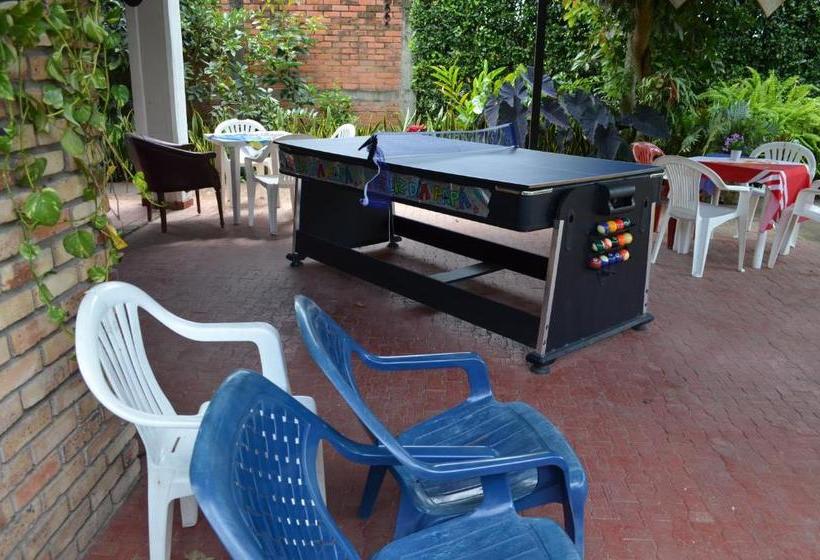 پانسیون Aptos Por Dias A 3 K Del Parque Del Café