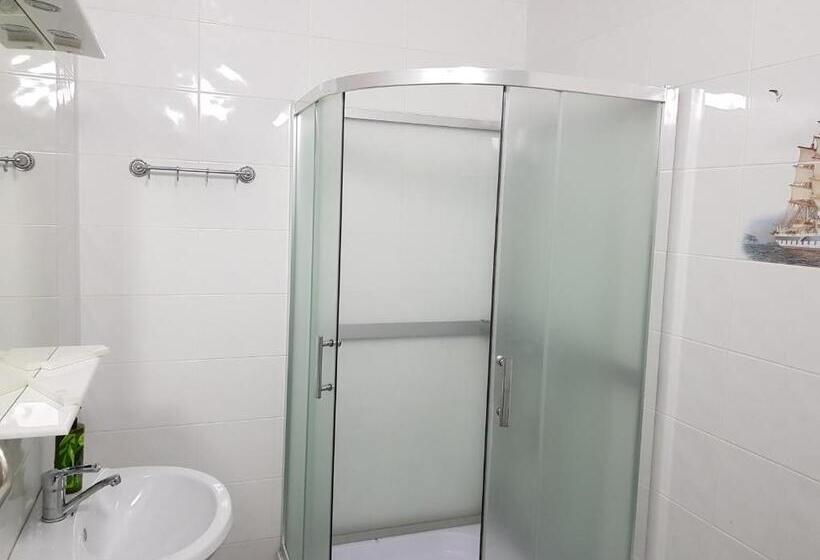 هاستل Mini Hotel Leila