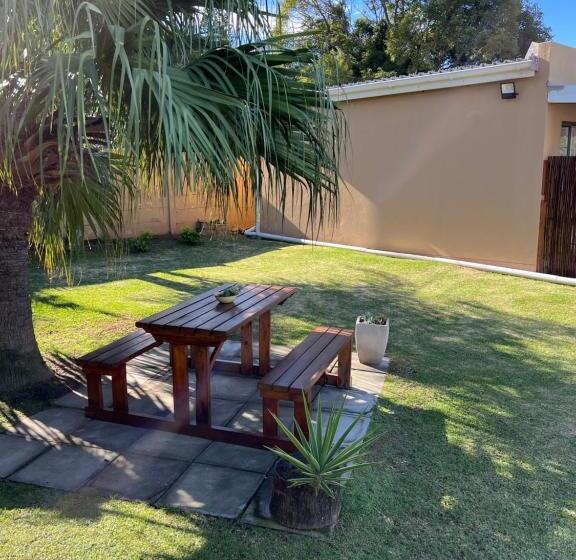 پانسیون 10 On Beresford