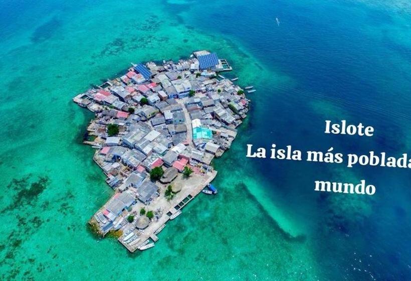 پانسیون Hostal Del Mar   Tolu