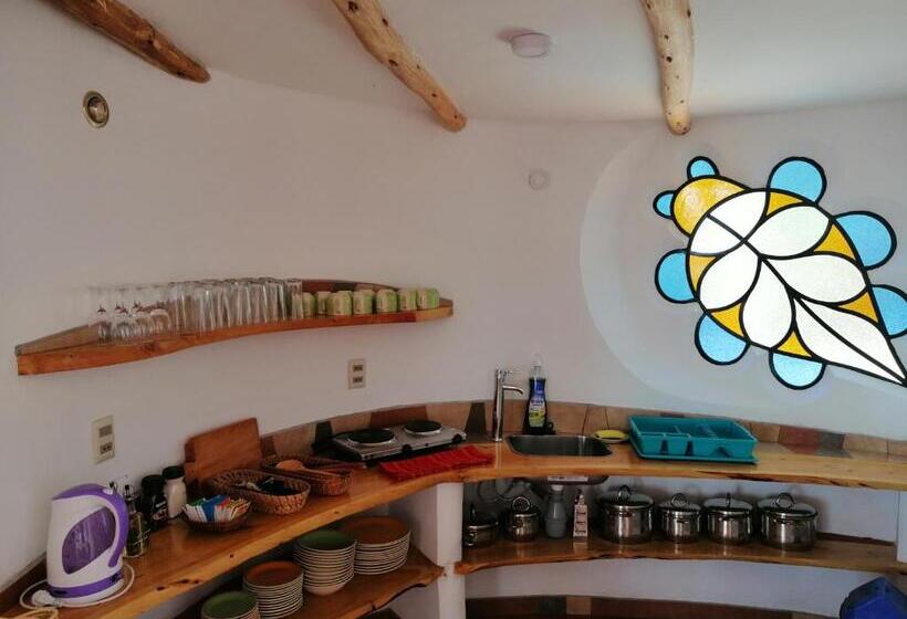 پانسیون Hostal Las Olas