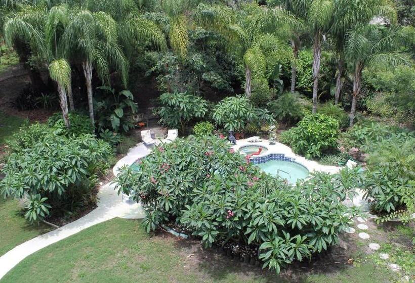 Heron Cay Lakeview Bed & Breakfast