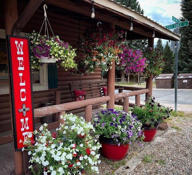 فندق Three Bears Lodge