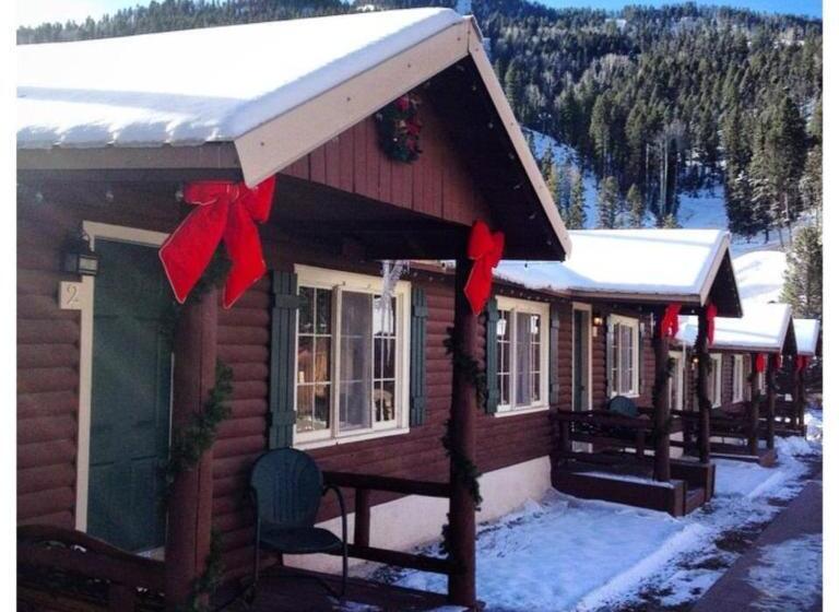 فندق Three Bears Lodge